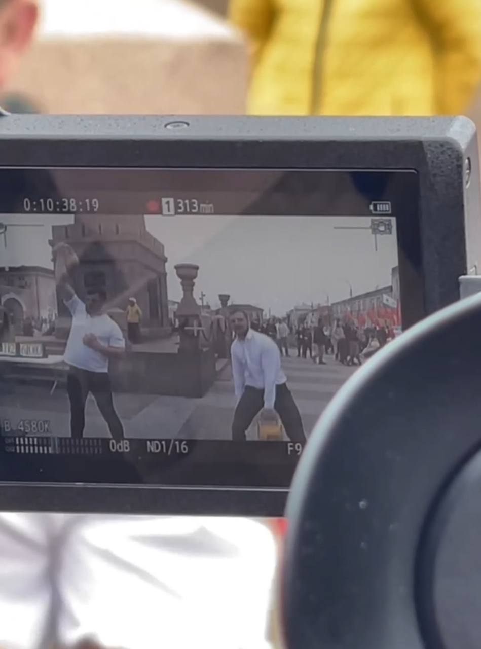 Фото Депутат и министр посостязались в подъеме гири в Бурятии