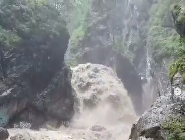 Фото В Бурятии на горной реке потерялись 12 туристов