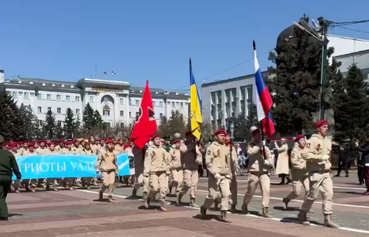 Фото Марш юных патриотов в Улан-Удэ завершился торжественным митингом