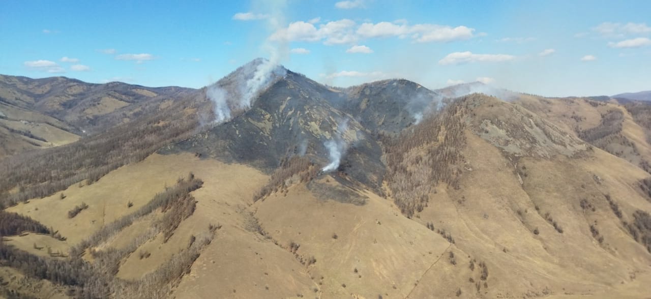 Фото В Бурятии тушат лесной пожар 