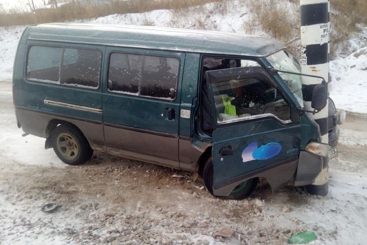 В Бурятии водитель микроавтобуса совершил ДТП перед тоннелем
