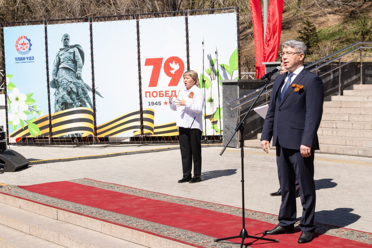 Фото Поздравление главы Бурятии с праздником Победы в Великой Отечественной войне