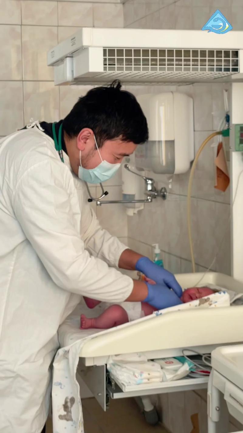 Фото В Бурятии работает 72 врача-неонатолога