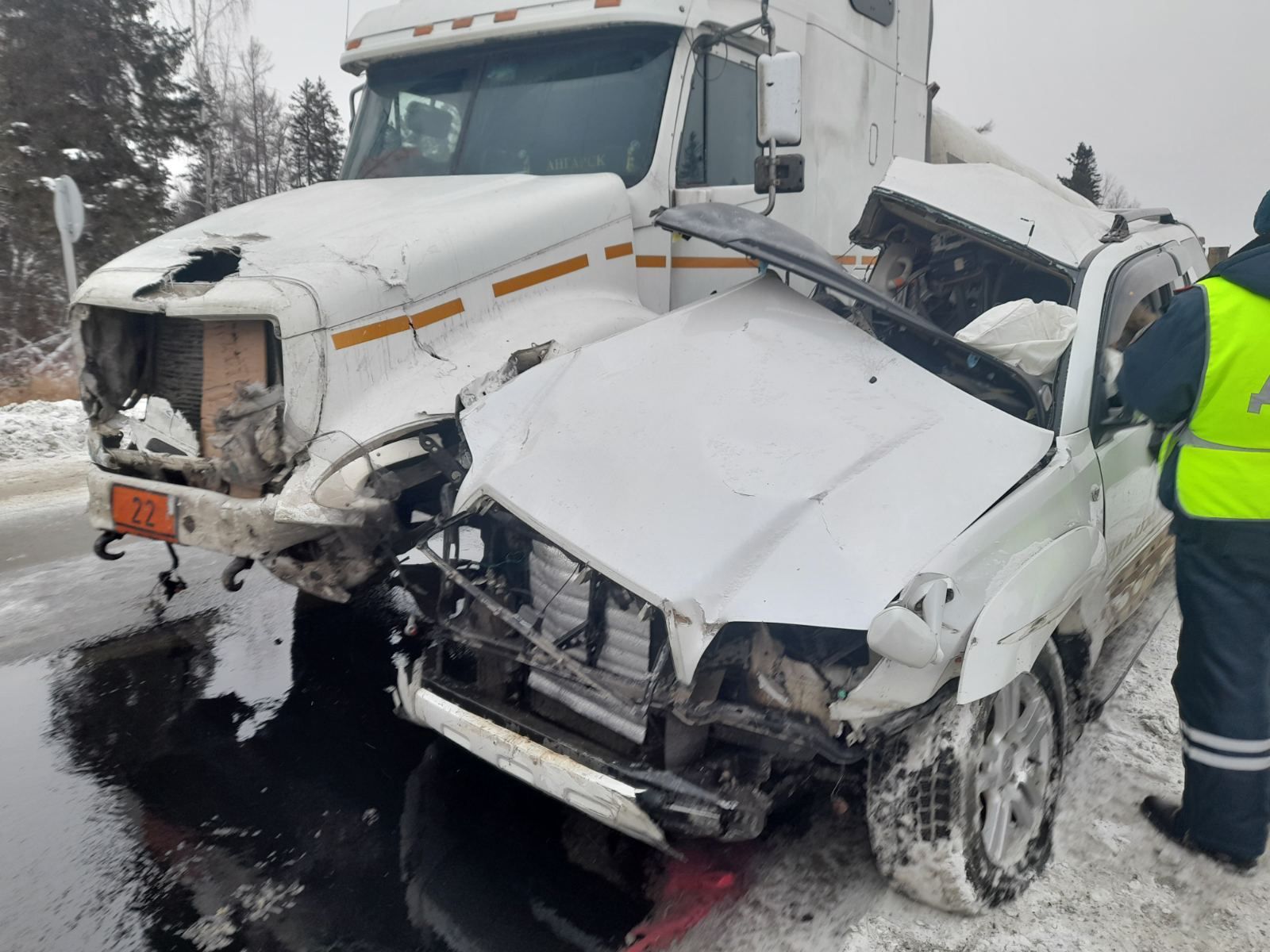 Фото В Бурятии водитель внедорожника умер в страшном ДТП
