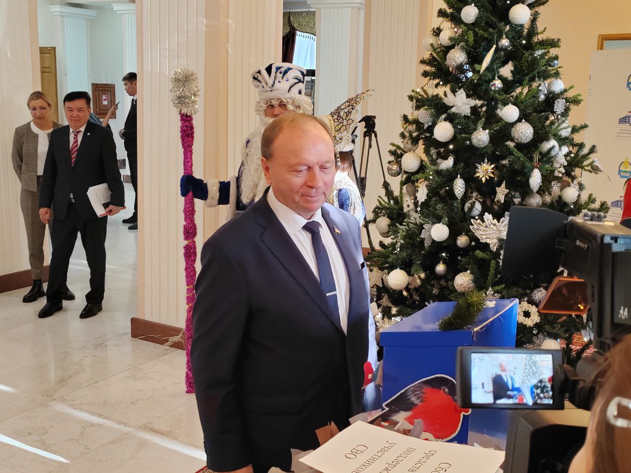 Фото Поздравление Председателя Народного Хурала Республики Бурятии Владимира Павлова с Новым Годом