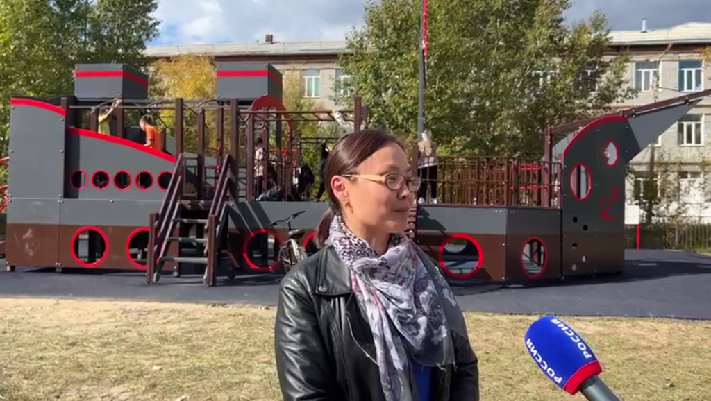 Фото В центре Заиграево установили большую, детскую игровую зону