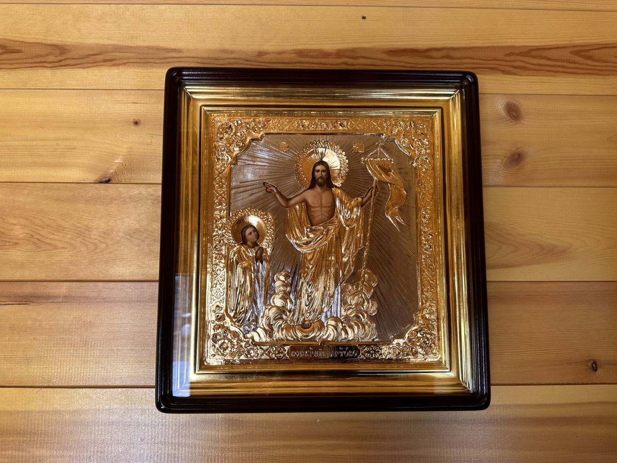 Фото В Улан-Удэ митрополит Иосиф подарил Сергиевскому храму образ Воскресения Христова 