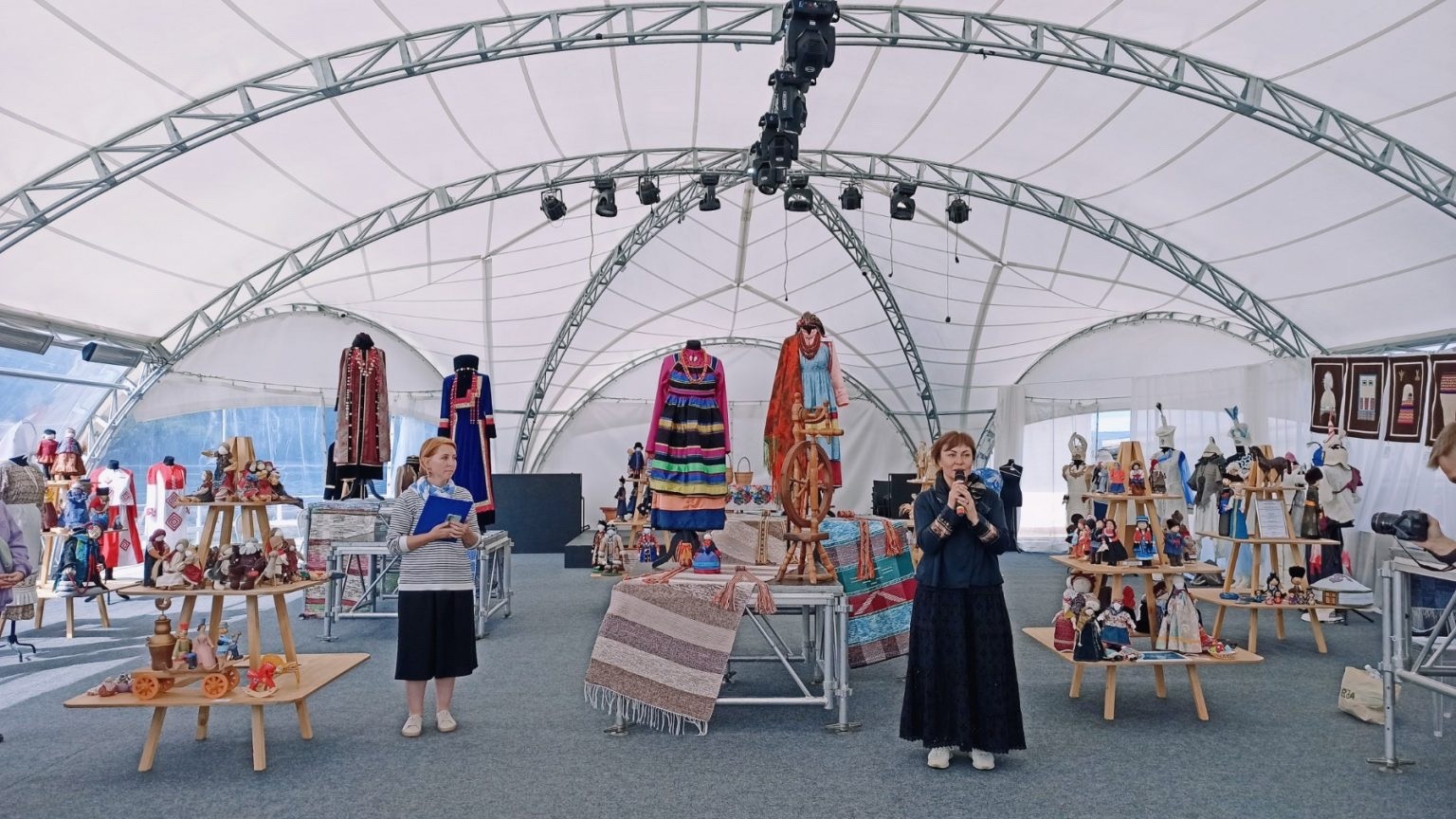 Фото На этнокультурном фестивале представили костюм семейских из села Бурятии
