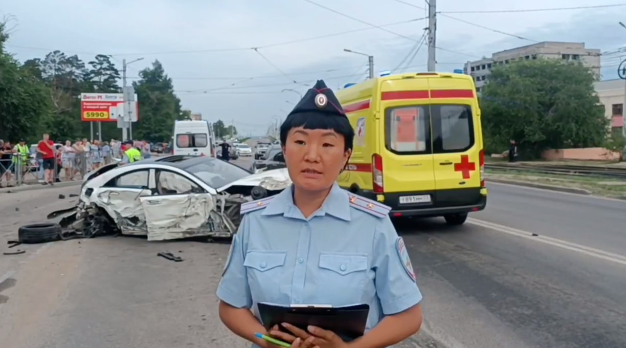 Фото Семь автомобилей пострадали в аварии на улице Лимонова в Улан-Удэ (ВИДЕО)