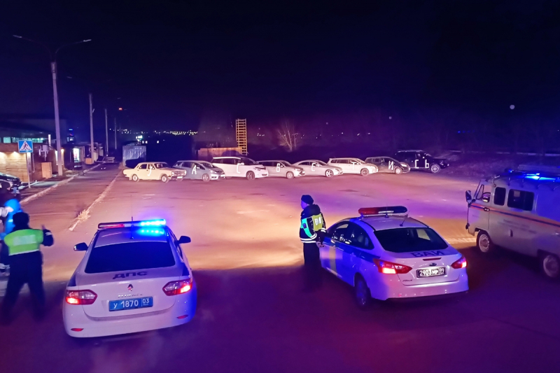 Фото В Улан-Удэ водители призвали пешеходов «засветиться» на дорогах