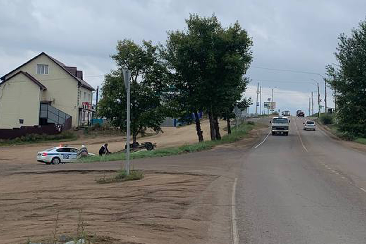 Фото В Улан-Удэ водитель получил травмы, слетев с дороги на «Хонде»