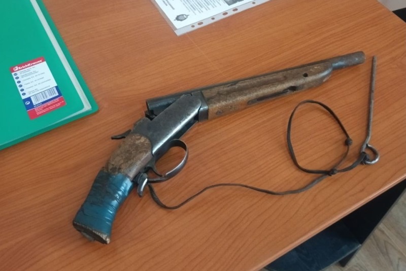 Фото Житель Бурятии добровольно сдал в Росгвардию найденный обрез огнестрельного оружия