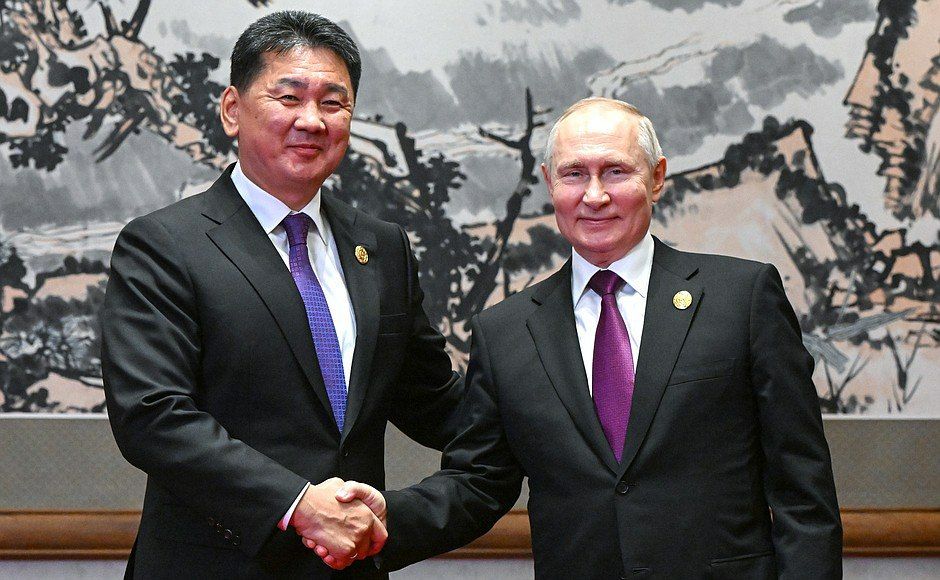 Фото Владимир Путин провел встречу с президентом Монголии Хурэлсух Ухнаа