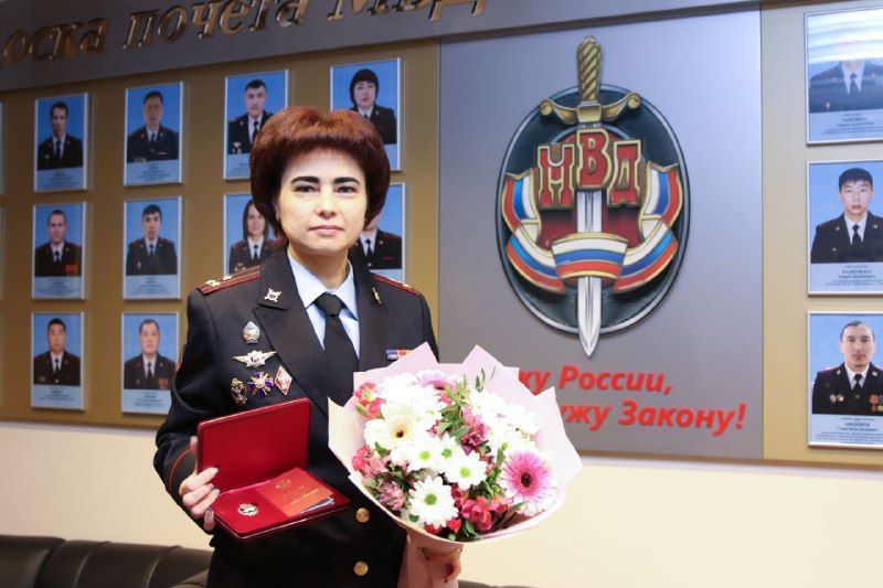 Фото В Бурятии присвоили почетное звание сотруднику МВД