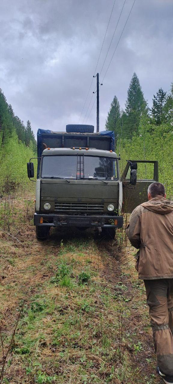 Фото В Бурятии двое мужчин спрятали майнинговую ферму в КАМАЗе 