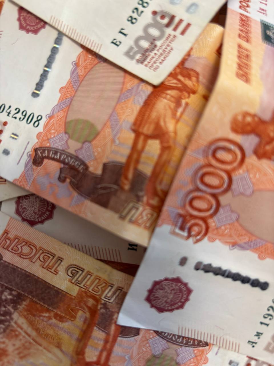 Фото В Улан-Удэ мужчина поверил в легкий заработок и потерял почти полмиллиона накопленных денег