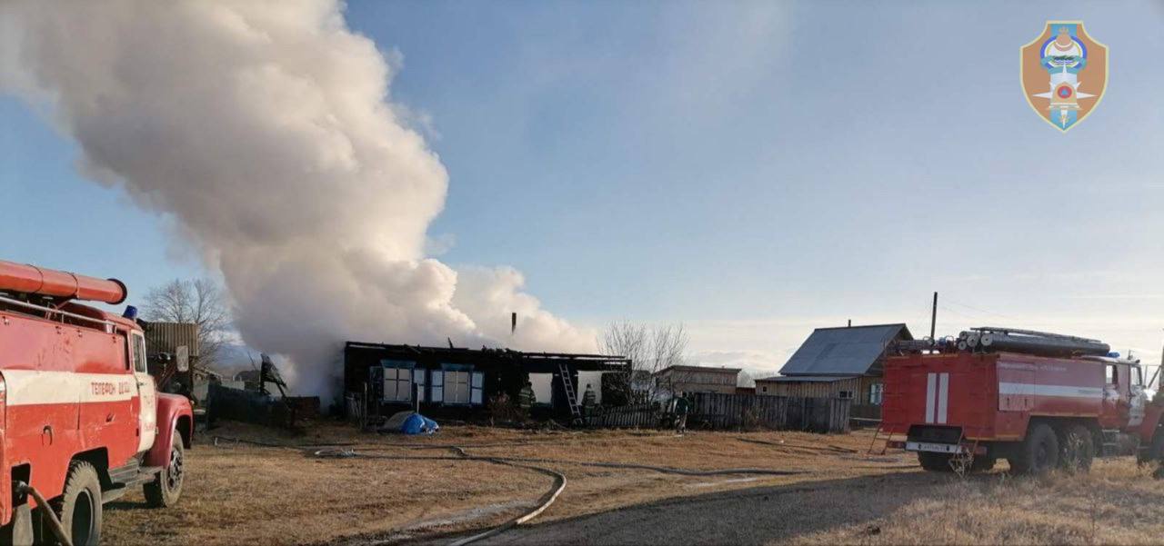 Фото В районе Бурятии полностью сгорел дом