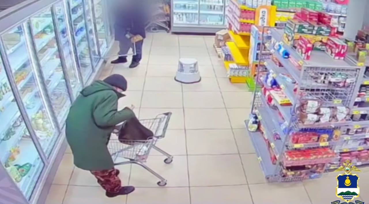 Фото Сладкоежка решил ограбить улан-удэнский магазин с отвлекающим маневром