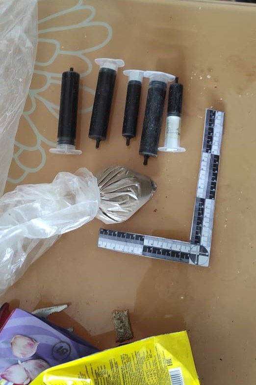 Фото Житель села в Бурятии намеревался передать осужденным наркотики