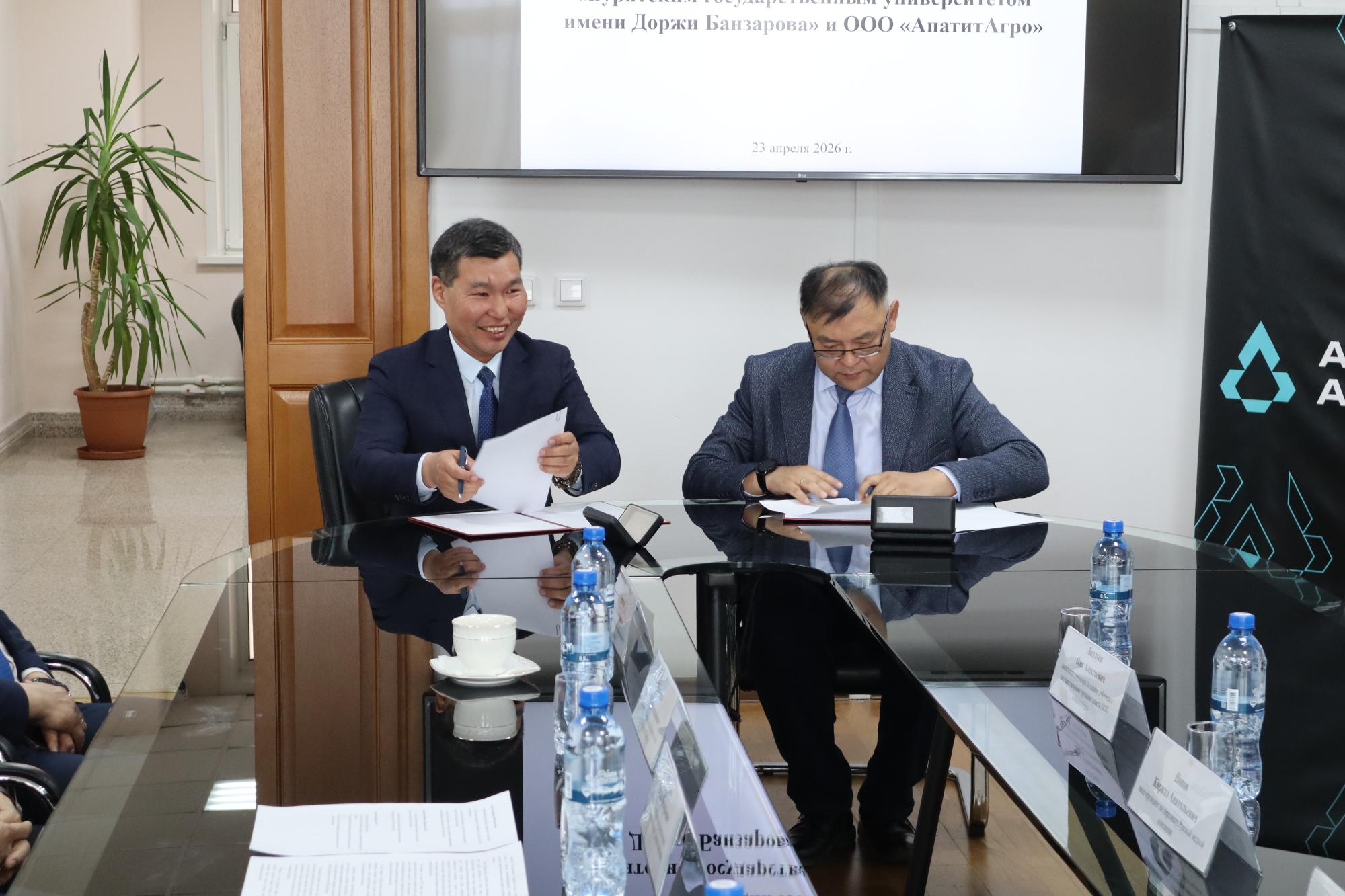 Фото «АпатитАгро»: наши жители должны работать в Бурятии  