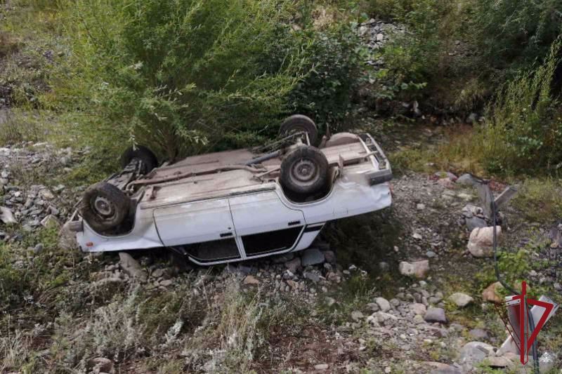 Фото В Бурятии автомобиль упал в реку