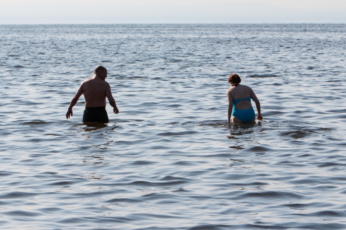 Фото Утонувшего в Байкале отдыхающие пытались спасти искусственным дыханием