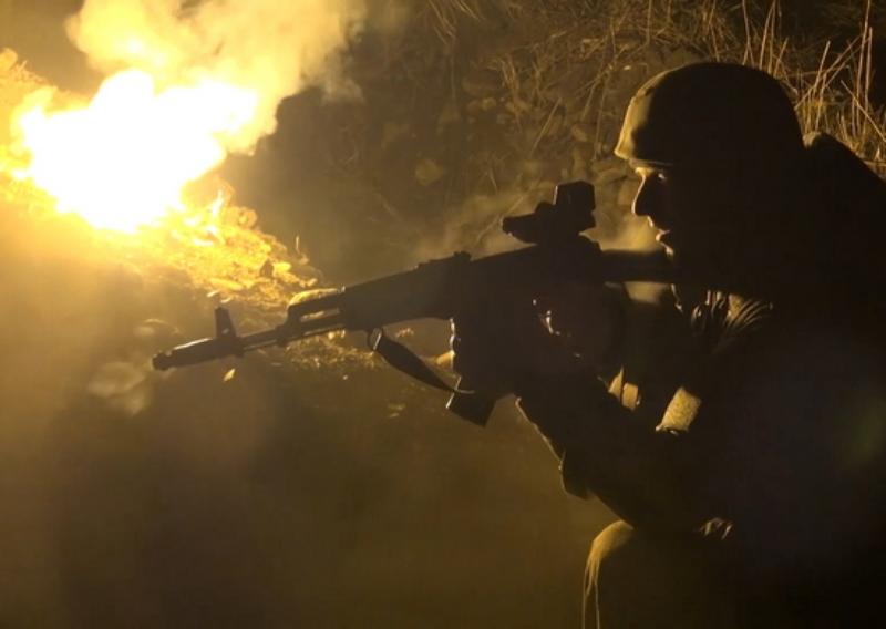 Фото Военнослужащие Бурятии упражнялись в стрельбе ночью