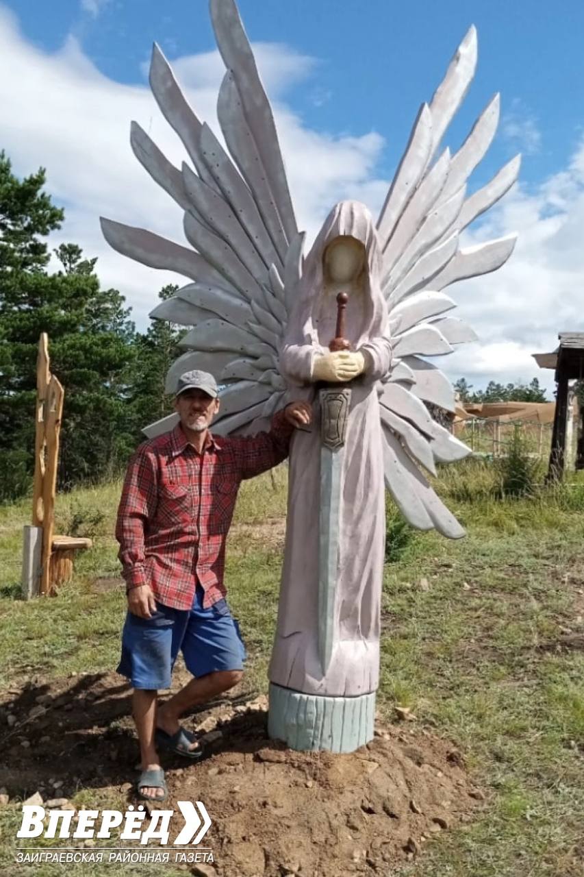 Фото В Заиграевском районе Бурятии местный житель установил скульптуру Ангела