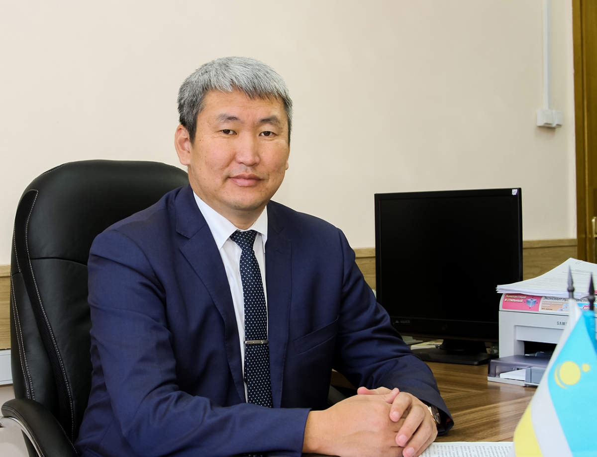 Фото Все сначала: скандальное дело по увольнению министра образования Бурятии Баира Жалсанова вновь рассмотрят в Улан-Удэ