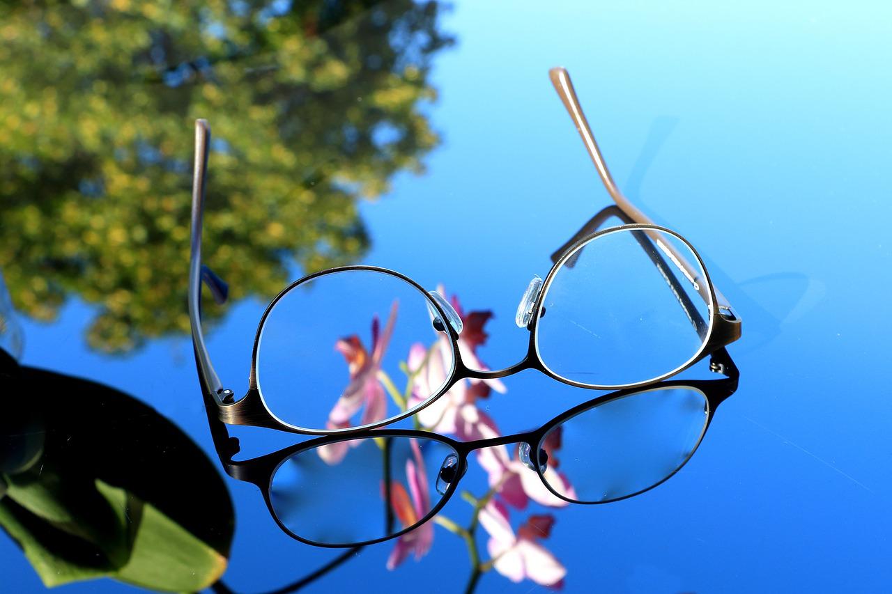 Фото В Бурятии 60% женщин носят очки или контактные линзы