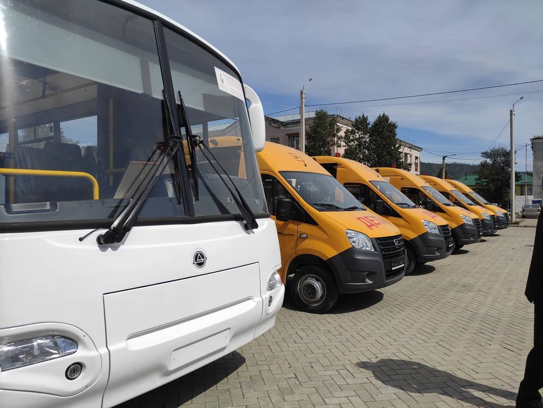 Фото В Закаменский район Бурятии прибыли новые школьные автобусы (ФОТО)