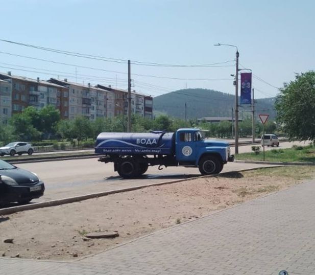 Фото В Улан-Удэ жителям многоэтажек на проспекте Строителей отключили воду из-за аварии