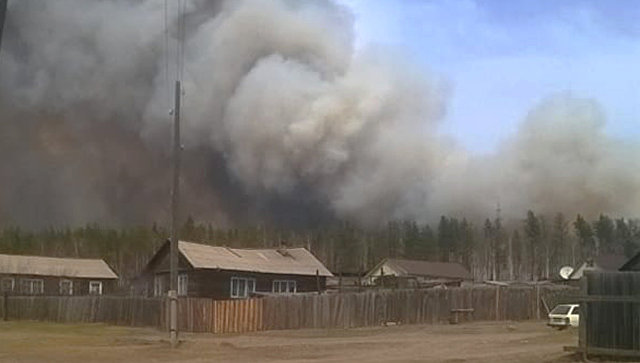Фото Поселку в Забайкальском крае угрожает крупный лесной пожар