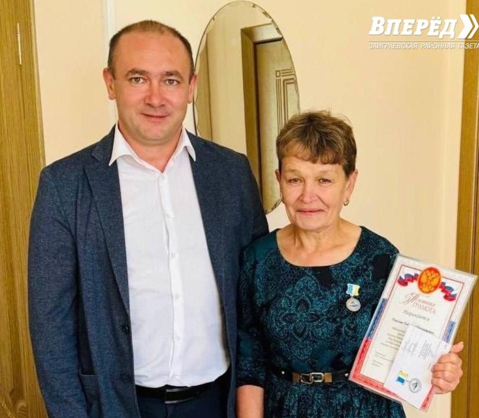 Фото Фельдшер Заиграевской ЦРБ награждена медалью «За заслуги перед здравоохранением Республики Бурятия»