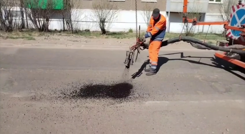 Фото В Улан-Удэ ямочный ремонт дорог проводят по двум технологиям