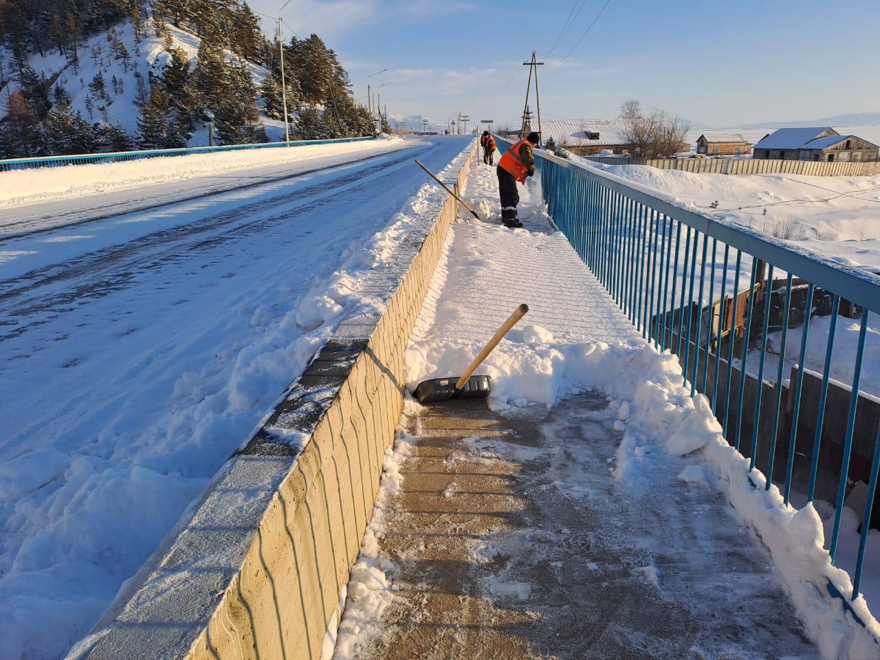 Фото На региональных дорогах Бурятии усилят работы по очистке тротуаров