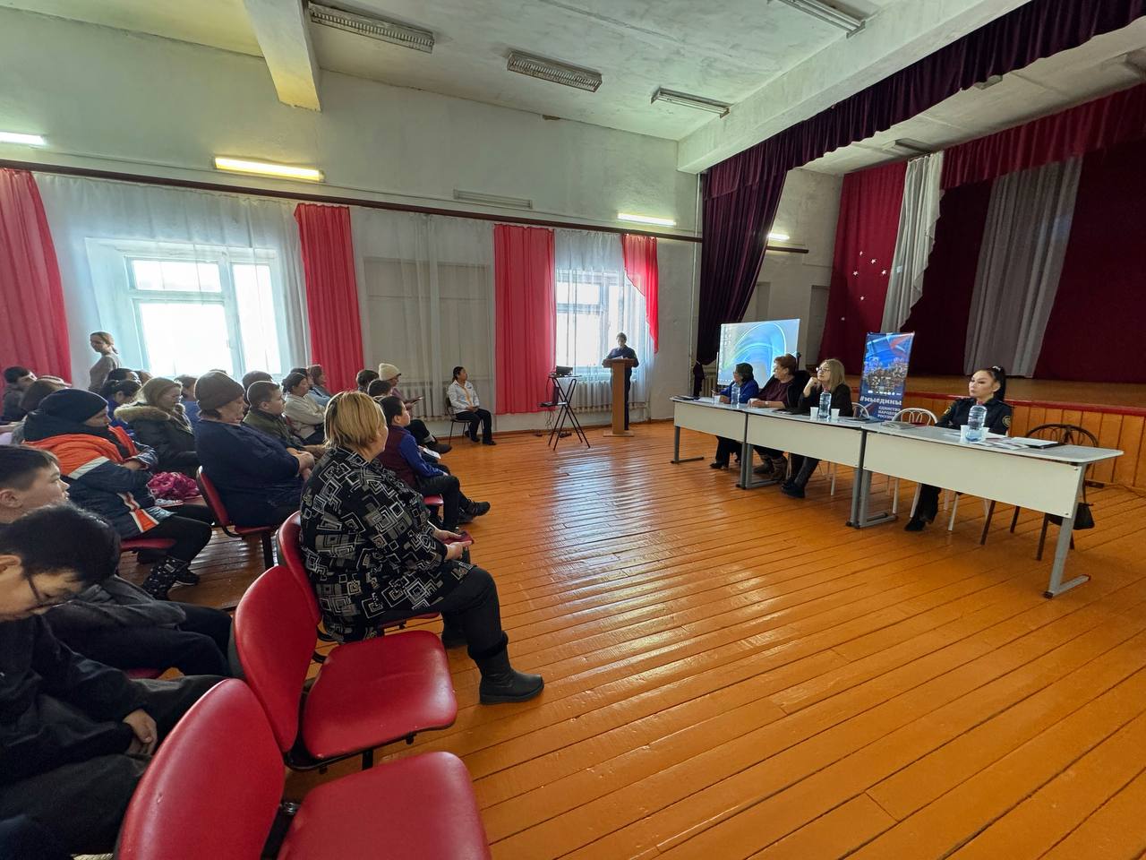 Фото Прокуратура Джидинского района организовала профилактическое мероприятие для учащихся отдаленных школ