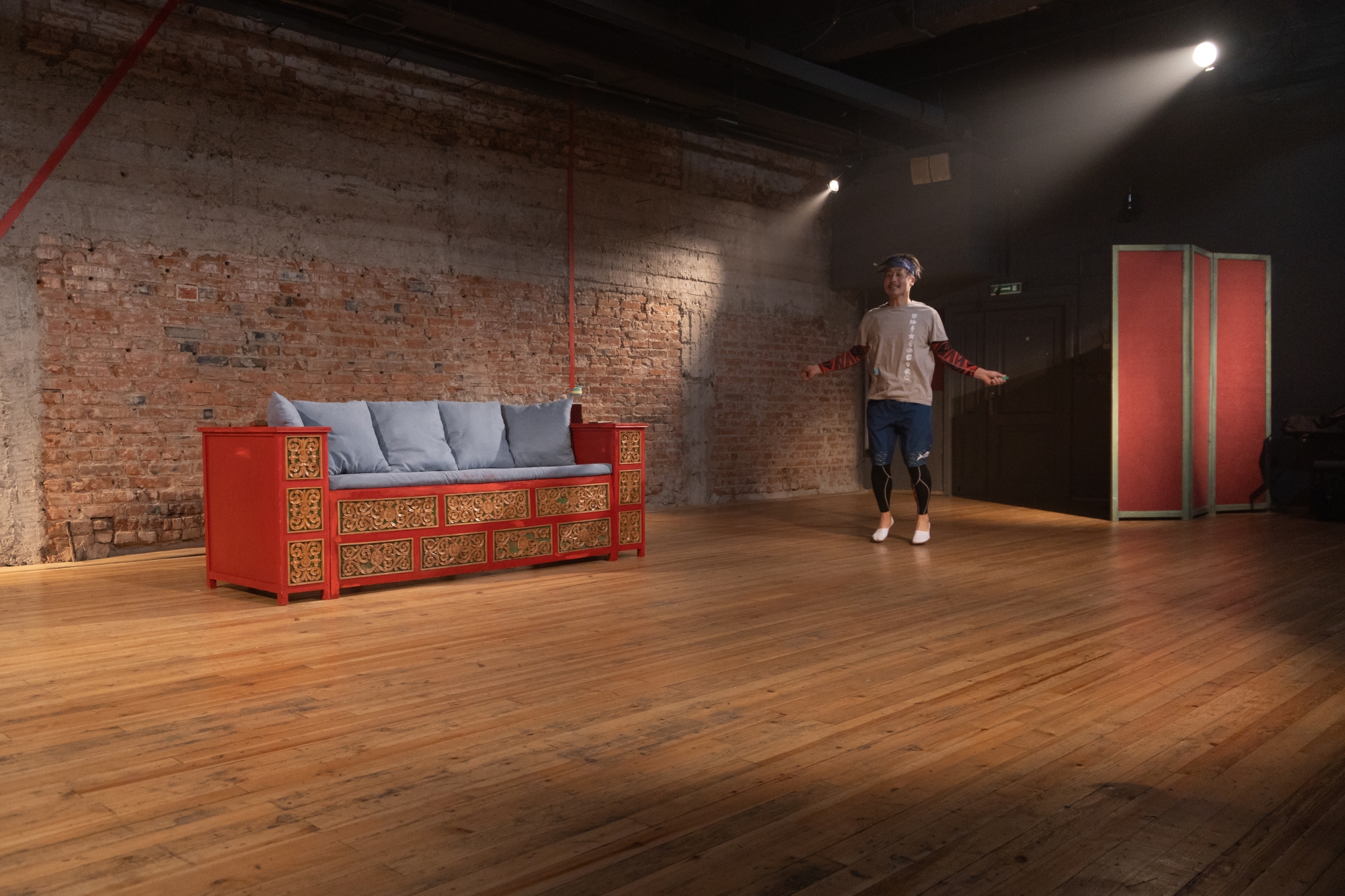 Фото В Буряадтеатре поставили спектакль по пьесе «Сережа очень тупой»