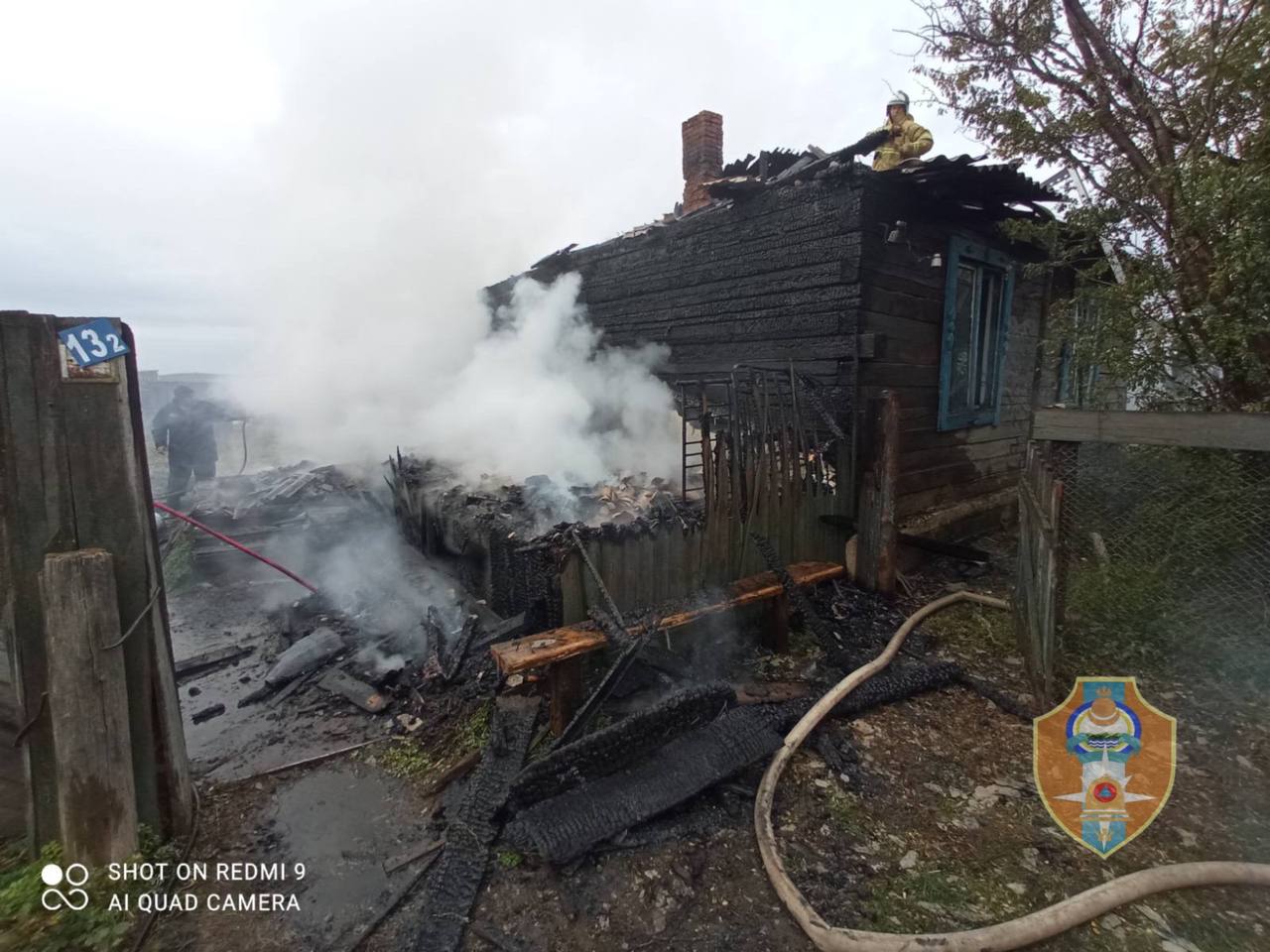 Фото В Бурятии пожарные не дали огню поглотить жилой дом
