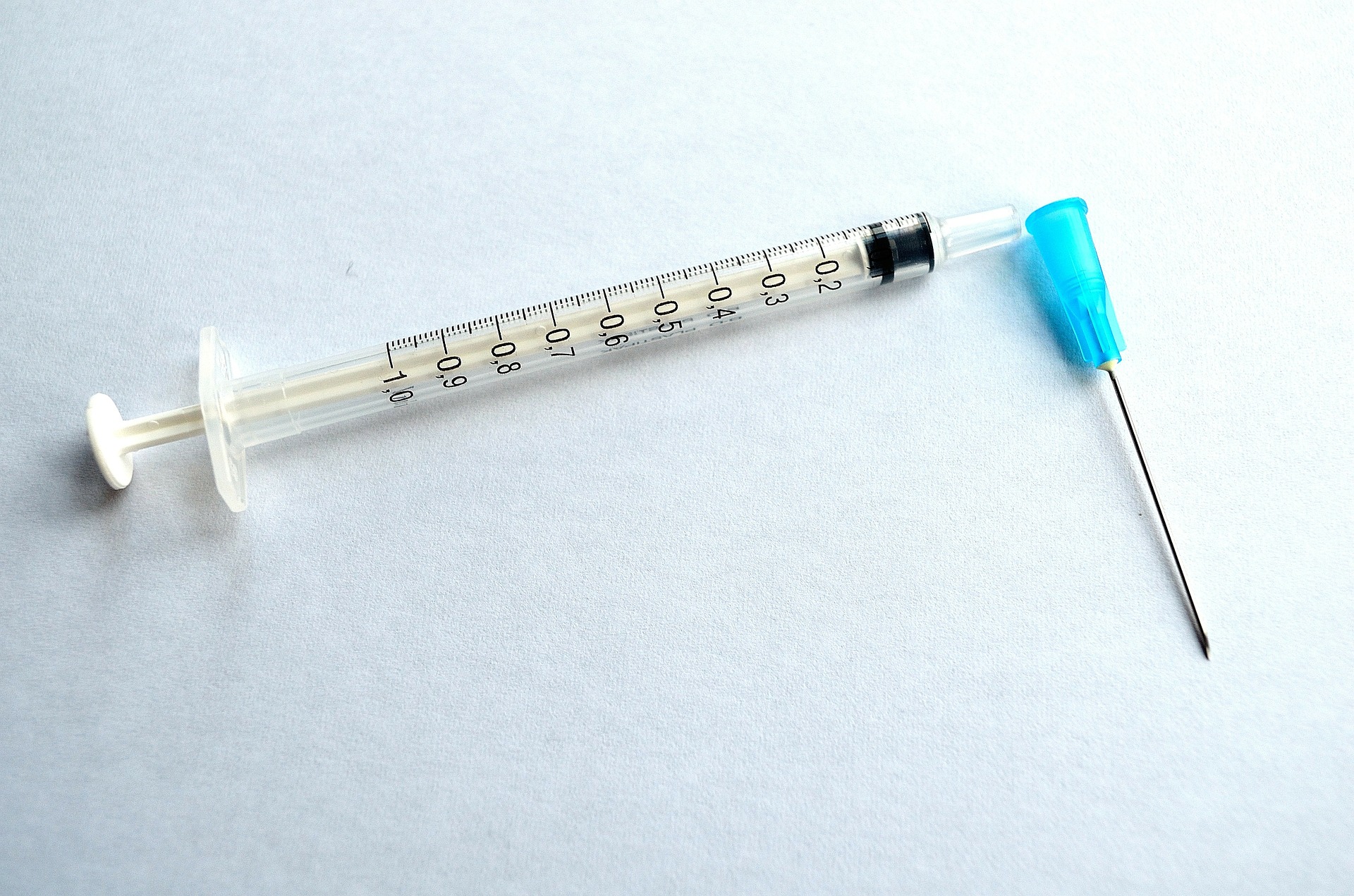 Фото Россияне спорят о необходимости "антиковидных" прививок