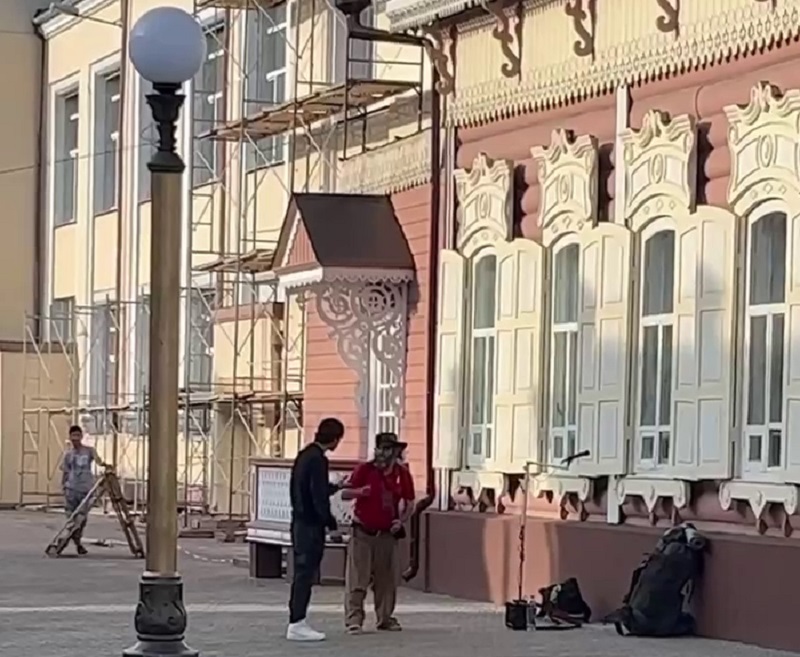 Фото Резня на Арбате: в центре Улан-Удэ ранен уличный музыкант