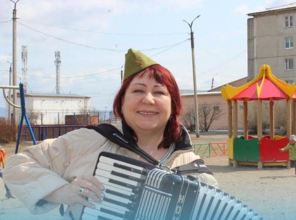Фото Жители Бурятии участвуют во всероссийской акции «Поем двором» (ФОТО)