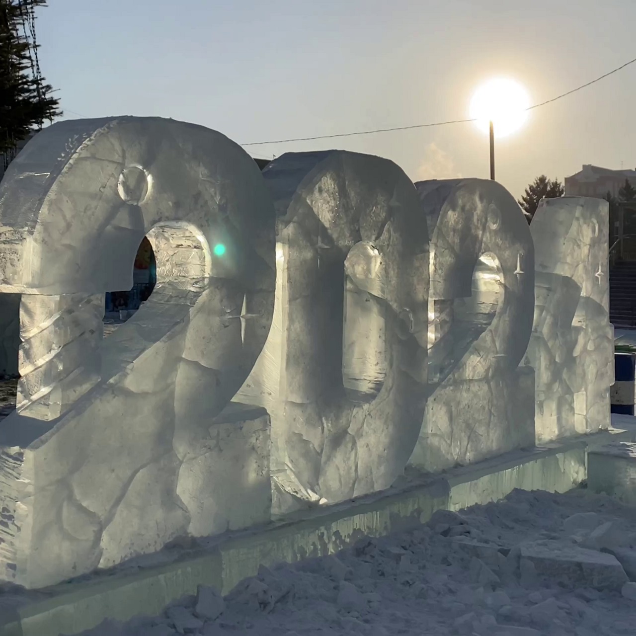 Фото Главный новогодний городок Улан-Удэ украсят 13 ледяных фигур
