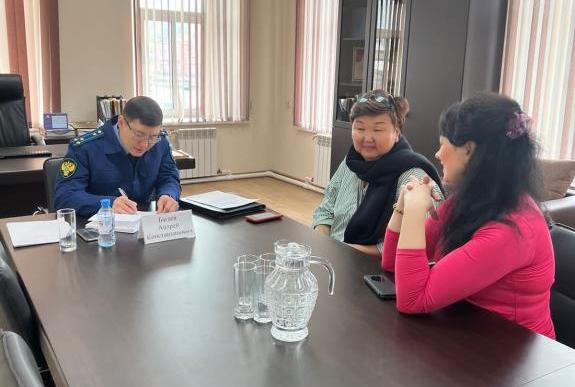 Фото Прокуратура провела с предпринимателями Улан-Удэ встречу по правовому просвещению