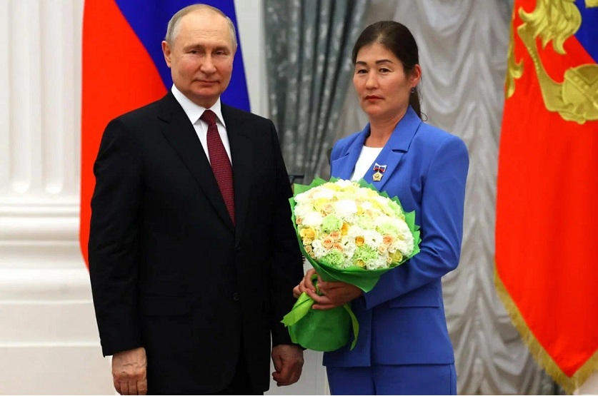 Фото В Бурятии матери-героини получат льготы Героев труда