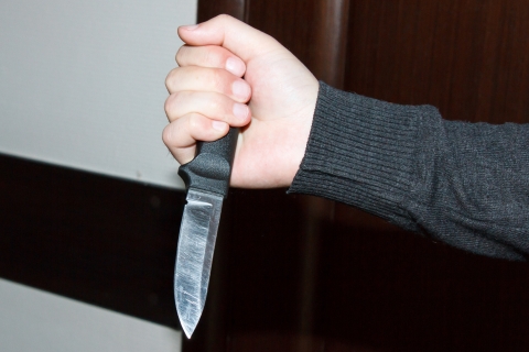 Фото Пьяный житель Бурятии пырнул человека ножом в поясницу
