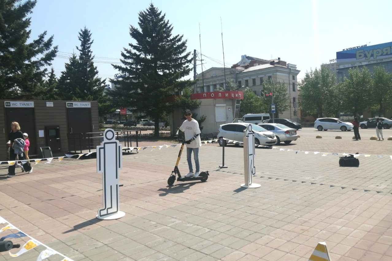 Фото В Улан-Удэ самокатчик сбил пенсионерку на тротуаре и пошел под суд