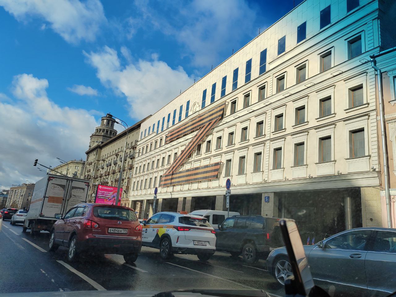 Фото Федеральные каналы заложили на «прямую линию» Путина три часа 