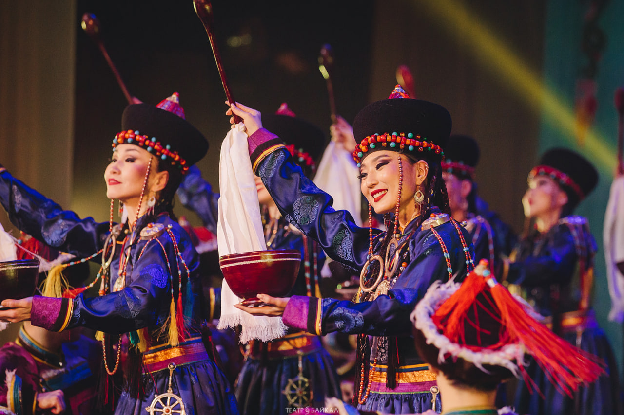 Фото Восемь праздничных концертов театра «Байкал» прошли с аншлагом 