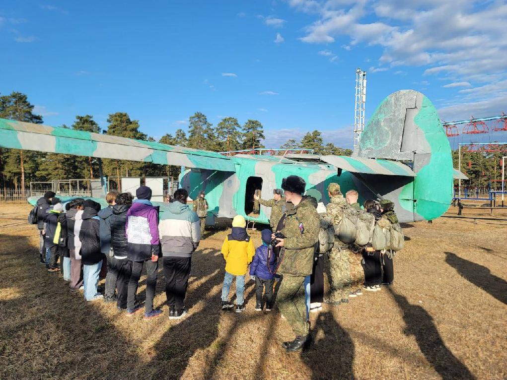 Фото Для старшеклассников в Улан-Удэ провели экскурсию по воинской части